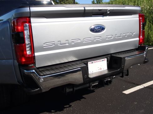 Used 2023 Ford F350 Lariat w/ Lariat Ultimate Package AWD/4WD image 6