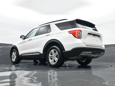 Used 2024 Ford Explorer XLT w/ Equipment Group 202A AWD/4WD image 25