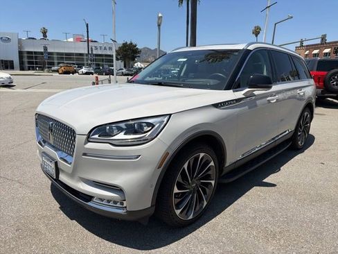 Used 2023 Lincoln Aviator Reserve w/ Equipment Group 201A RWD image 3