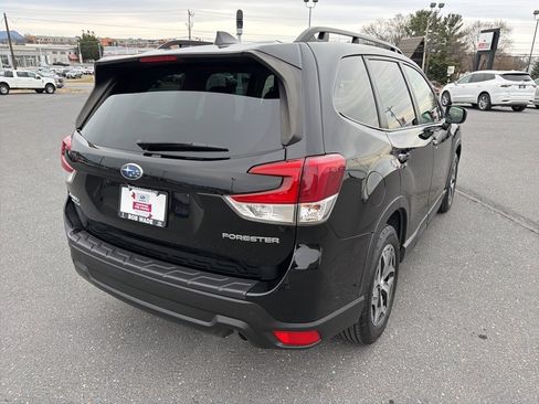Certified 2023 Subaru Forester Premium image 5