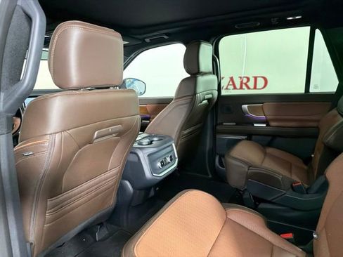 Used 2025 Ford Expedition King Ranch AWD/4WD image 14