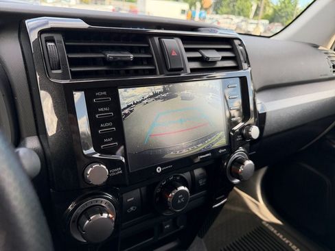 Used 2021 Toyota 4Runner TRD Off-Road Premium AWD/4WD image 17