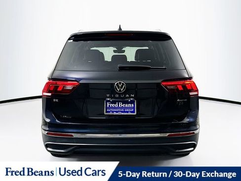 Used 2022 Volkswagen Tiguan SE w/ Panoramic Sunroof Package image 6