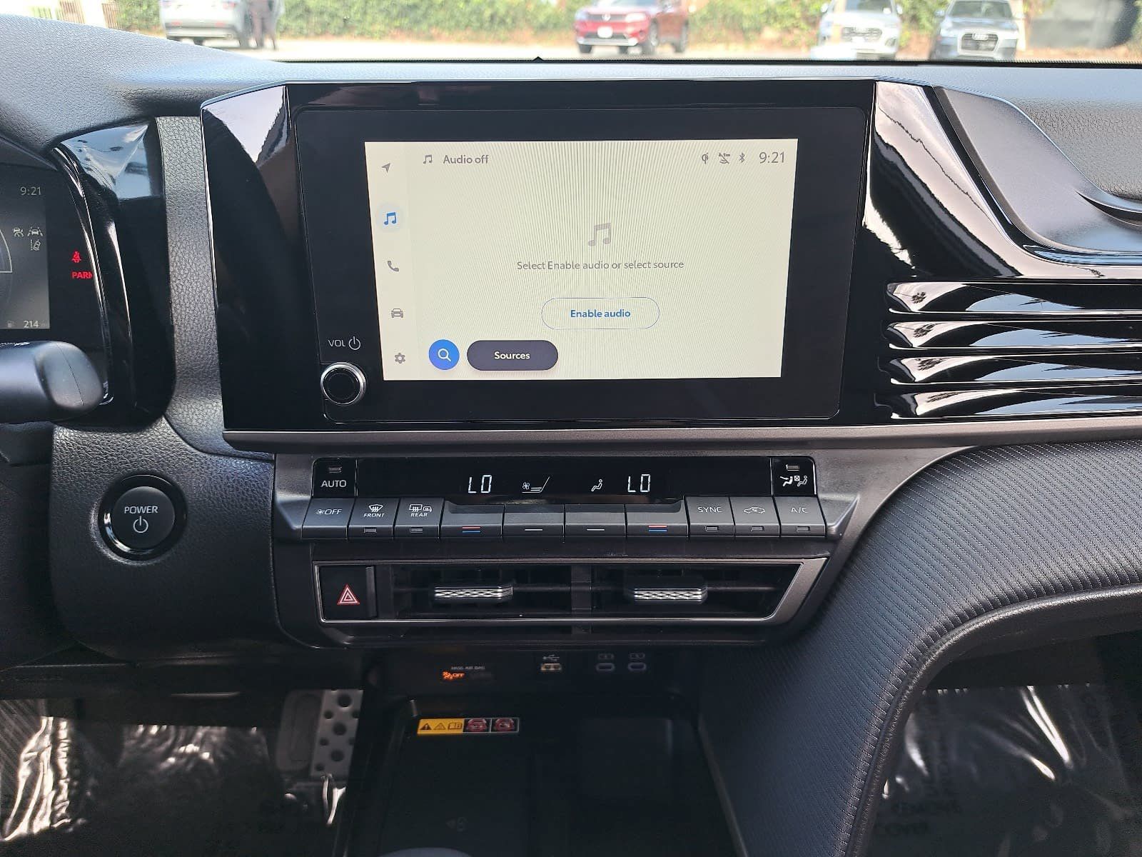 Used 2025 Toyota Camry SE w/ Convenience Package FWD image 20