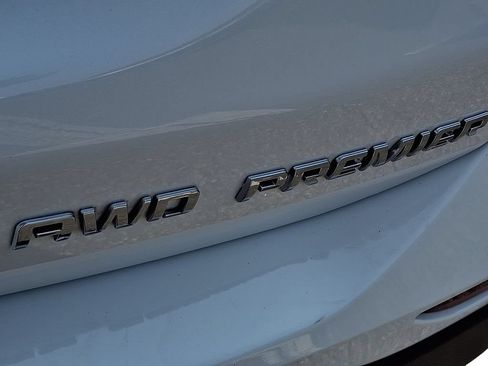 Used 2023 Chevrolet Equinox Premier AWD/4WD image 31