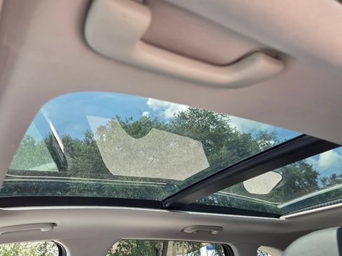 Certified 2024 Kia Sorento S w/ Panoramic Sunroof Package FWD image 12