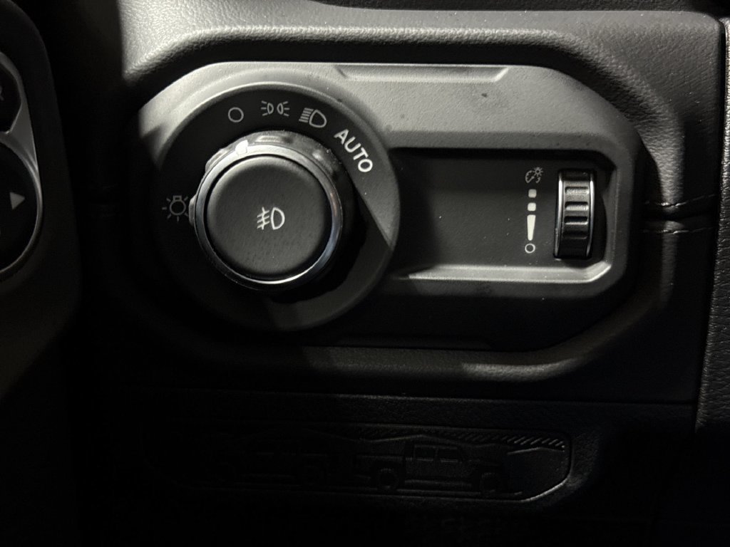 New 2026 Jeep Wrangler Unlimited Sahara AWD/4WD image 17