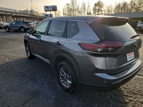 Used 2024 Nissan Rogue S image 3
