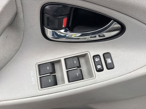 Used 2011 Toyota Camry LE image 15