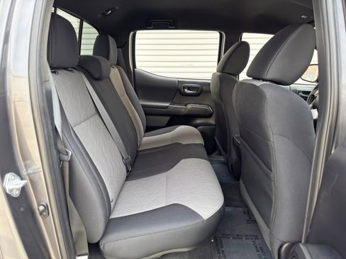 Used 2021 Toyota Tacoma TRD Sport w/ Technology Package RWD image 34