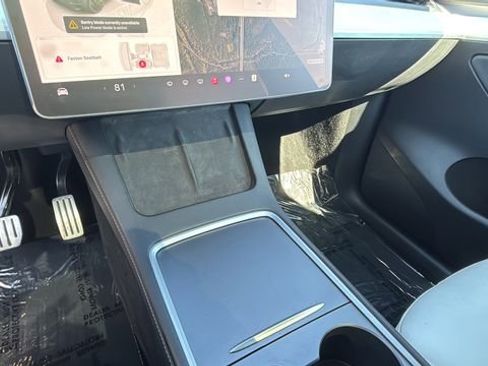Used 2024 Tesla Model Y Performance image 14
