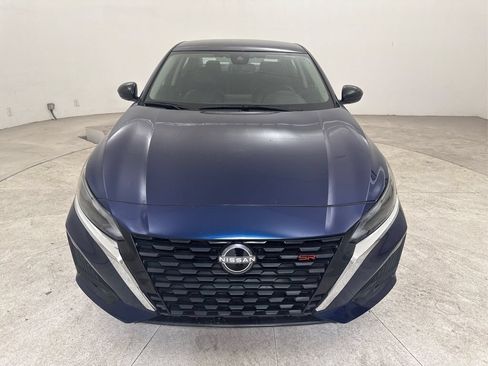 Used 2023 Nissan Altima 2.5 SR FWD image 9
