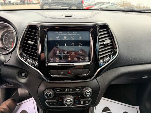 Used 2020 Jeep Cherokee Limited image 24