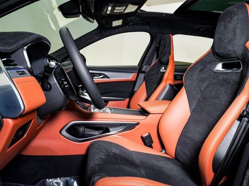 Used 2025 Jaguar F-PACE SVR image 20