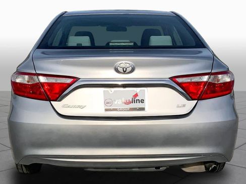 Used 2017 Toyota Camry LE FWD image 5