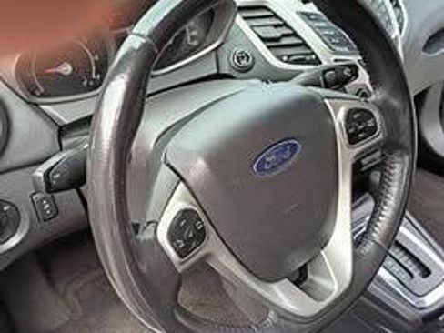 Used 2013 Ford Fiesta Titanium FWD image 7