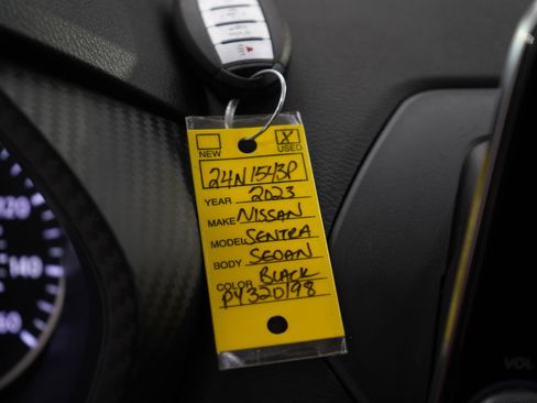 Used 2023 Nissan Sentra SR w/ SR Premium Package image 28