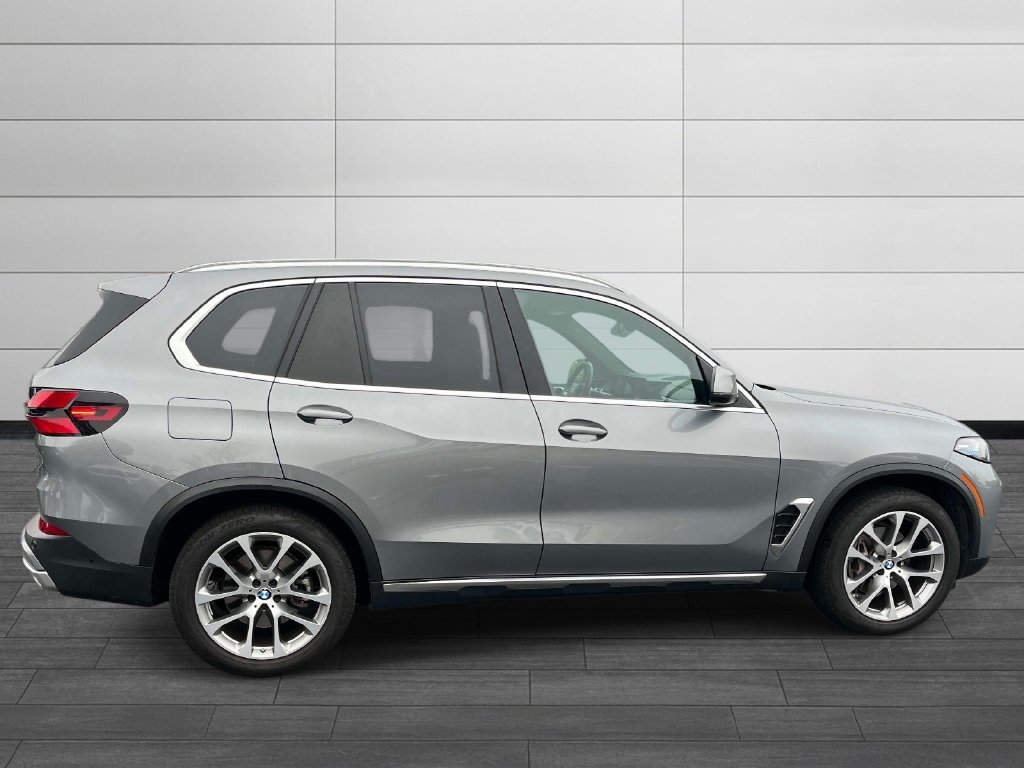 Used 2024 BMW X5 xDrive40i w/ Premium Package AWD/4WD image 6