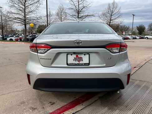 Used 2025 Toyota Corolla LE image 7