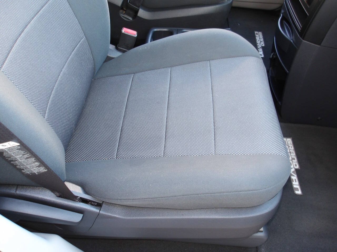Used 2008 Dodge Grand Caravan SE FWD image 17
