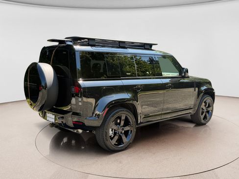 New 2026 Land Rover Defender 110 X-Dynamic SE AWD/4WD image 5