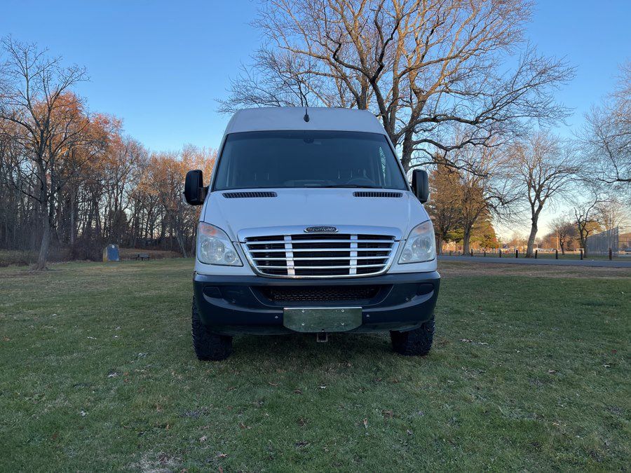 Used 2011 Freightliner Sprinter 2500 RWD image 8