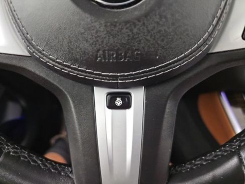 Used 2021 BMW X5 xDrive40i w/ M Sport Package AWD/4WD image 18