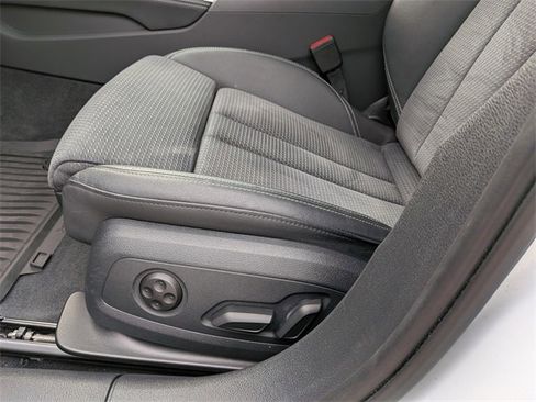 Used 2022 Audi A4 2.0T Prestige image 6