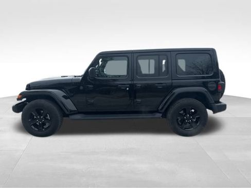 Used 2023 Jeep Wrangler Sahara image 4