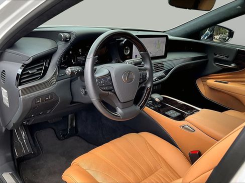 Used 2024 Lexus LS 500 w/ Interior Upgrade Package RWD image 18