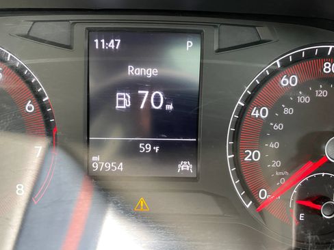 Used 2021 Volkswagen Jetta SE FWD image 16