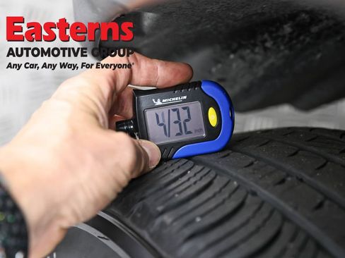 Used 2024 Jeep Compass Latitude AWD/4WD image 27