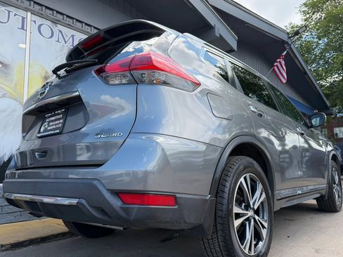 Used 2017 Nissan Rogue SL w/ SL Premium Package AWD/4WD image 3