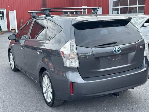 Used 2012 Toyota Prius V Five image 8
