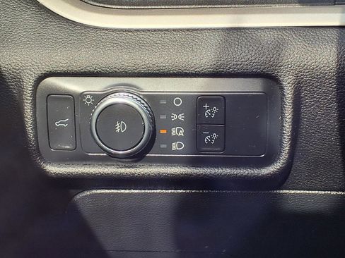 Certified 2022 Ford Explorer XLT w/ Equipment Group 202A image 20