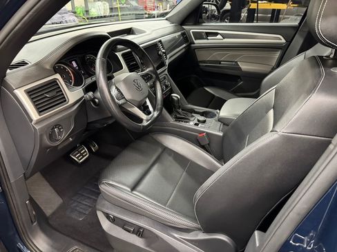 Used 2021 Volkswagen Atlas Cross Sport SE w/ Panoramic Sunroof Package image 13