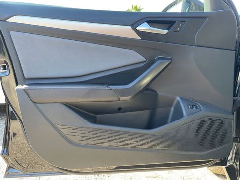 Used 2025 Volkswagen Jetta SE image 18