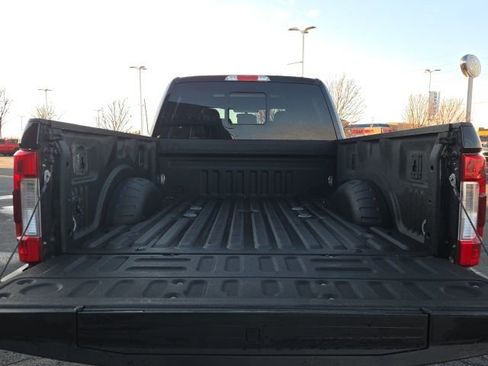 Used 2017 Ford F250 XLT w/ XLT Premium Package image 6