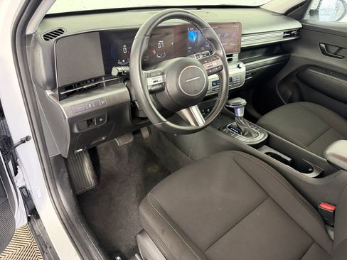 Used 2024 Hyundai Kona SEL AWD/4WD image 4