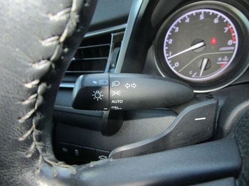 Used 2024 Toyota Camry SE image 24