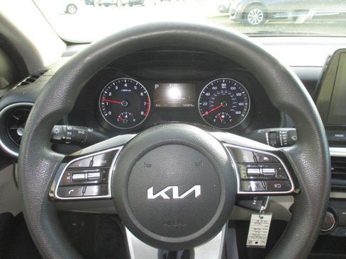 Used 2022 Kia Forte LXS image 13