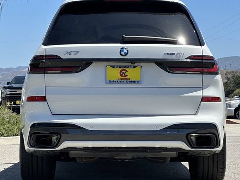 Used 2024 BMW X7 xDrive40i w/ M Sport Package AWD/4WD image 4