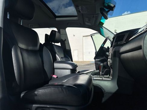 Used 2015 Lexus LX 570 4WD w/ Luxury Package image 27