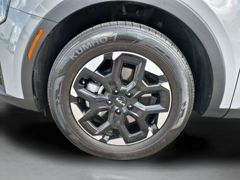 Used 2025 Kia Sorento S FWD image 32