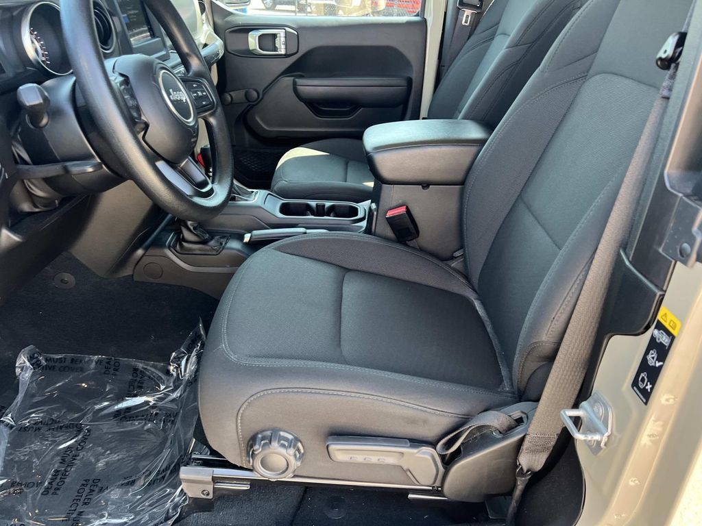 Used 2022 Jeep Wrangler Sport AWD/4WD image 11