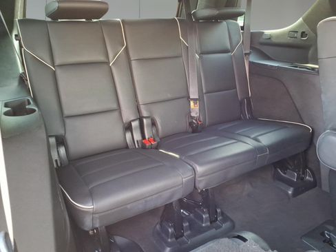 Used 2023 Cadillac Escalade Premium Luxury AWD/4WD image 10