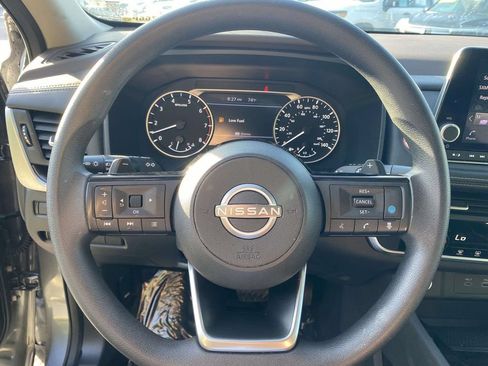 Used 2023 Nissan Rogue SV AWD/4WD image 18