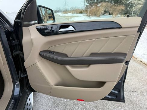 Used 2016 Mercedes-Benz GL 450 4MATIC w/ Premium I Package image 34