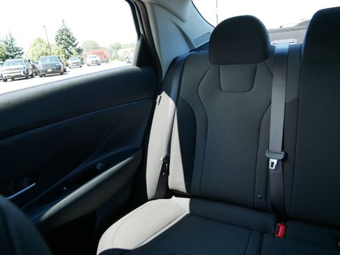 Certified 2026 Hyundai Elantra SE FWD image 12