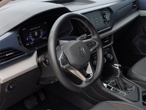 Used 2023 Volkswagen Taos SE w/ Panoramic Sunroof Package image 32